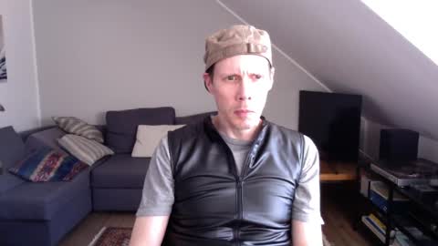 Snapshot of pedrohh chatting on March 2025 03:05:02 PM Arno online show from March 2025 03:05:02 PM