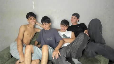 Snapshot of pelusos_mens chatting on April 2026 08:15:01 PM CAIN-19 ALLEN-18 RONALD-18 AUSTIN-18 MOD DANTE online show from April 2026 08:15:01 PM
