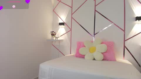 Nana online show from February 2025 10:43:02 AM