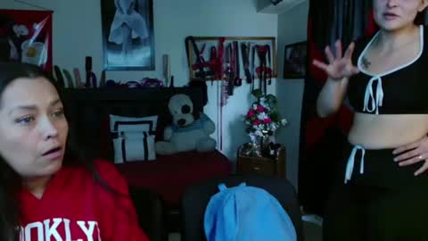 Snapshot of penelopeandmarilyn chatting on June 2026 02:10:02 PM Penelope and my girlfriend Marilyn online show from June 2026 02:10:02 PM
