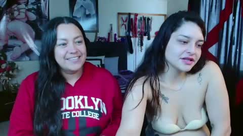 Snapshot of penelopeandmarilyn chatting on July 2026 01:57:02 PM Penelope and my girlfriend Marilyn online show from July 2026 01:57:02 PM
