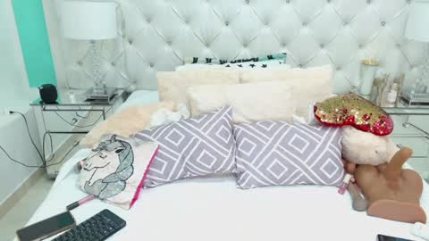 Penelope Laurent online show from January 2025 03:18:02 PM