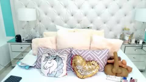 Penelope Laurent online show from December 2025 12:22:02 PM