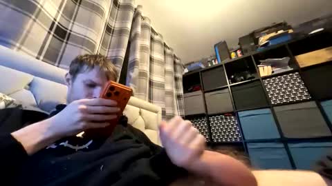 Penguin online show from December 2025 07:22:01 PM