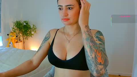 Hi Im Penelope  better vibrations  1111 online show from June 2026 09:33:02 AM