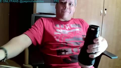 Snapshot of pepinoholandes chatting on May 2026 12:38:01 AM Pepino Holandes online show from May 2026 12:38:01 AM
