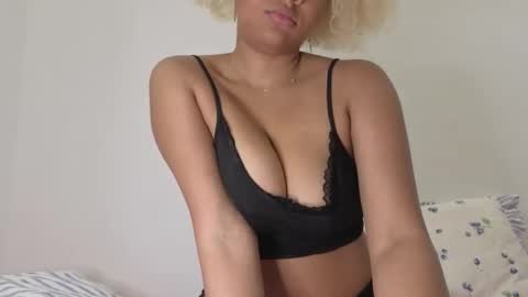 Snapshot of perkyamberxx chatting on May 2026 10:53:01 AM perkyamberxx online show from May 2026 10:53:01 AM
