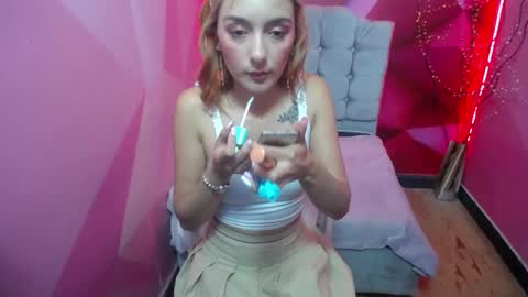 Snapshot of perla_red chatting on January 2025 03:04:02 PM PERLA RED online show from January 2025 03:04:02 PM