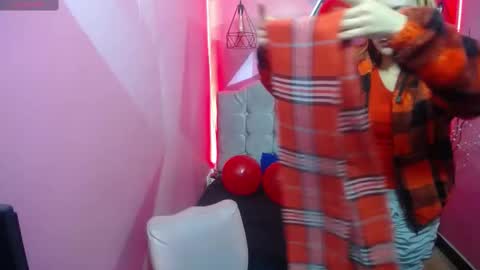 Snapshot of perla_red chatting on February 2025 11:53:01 AM PERLA RED online show from February 2025 11:53:01 AM