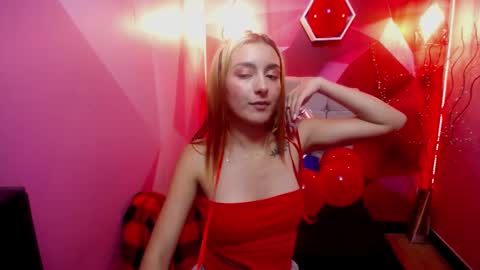 Snapshot of perla_red chatting on February 2025 02:54:02 PM PERLA RED online show from February 2025 02:54:02 PM