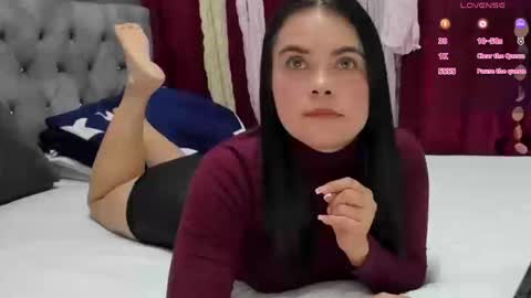 Perla Thompson online show from January 2026 08:45:01 PM