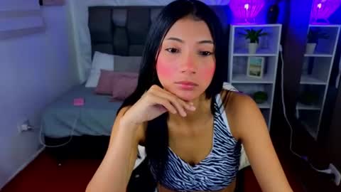 Snapshot of perlaa_moon_ chatting on June 2026 12:09:02 PM PERLA online show from June 2026 12:09:02 PM
