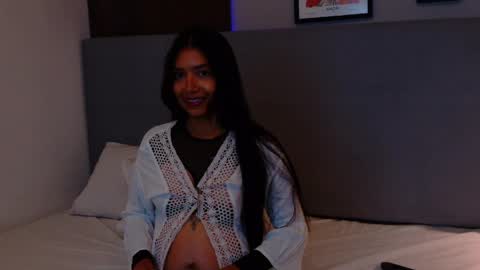 Snapshot of perladavies chatting on April 2026 07:36:01 PM perladavies online show from April 2026 07:36:01 PM
