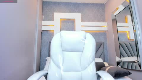 Snapshot of perlaevansx chatting on December 2024 08:23:02 AM PERLA online show from December 2024 08:23:02 AM