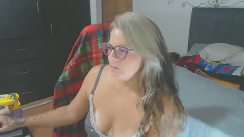 Snapshot of perlagoloza05 chatting on February 2025 04:41:02 AM goloza online show from February 2025 04:41:02 AM