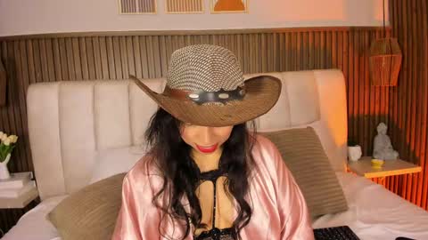 Snapshot of perlapreciosa chatting on May 2026 04:19:01 AM PerlaPreciosa online show from May 2026 04:19:01 AM