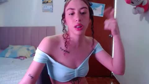 perlaweb_09 online show from December 2025 09:10:02 PM