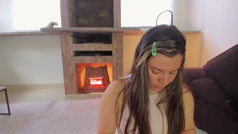 Snapshot of persefone_saira chatting on January 2025 02:42:02 PM Marie online show from January 2025 02:42:02 PM