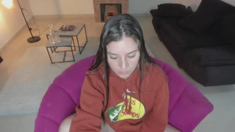 Snapshot of persefone_saira chatting on January 2025 11:35:01 PM Marie online show from January 2025 11:35:01 PM