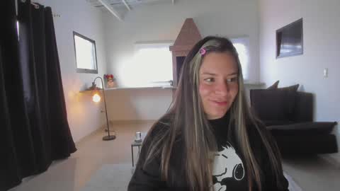 Snapshot of persefone_saira chatting on February 2025 01:00:02 PM Marie online show from February 2025 01:00:02 PM