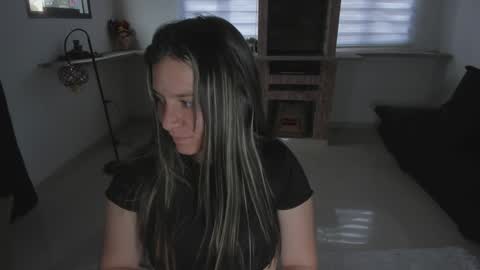 Snapshot of persefone_saira chatting on February 2025 10:19:01 PM Marie online show from February 2025 10:19:01 PM