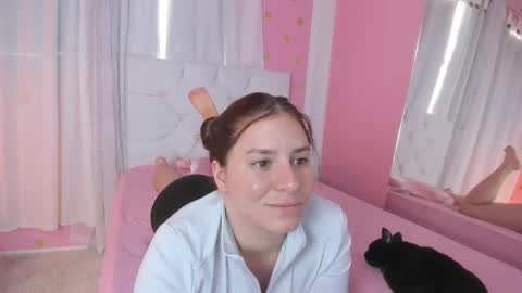 Snapshot of persefone_saira chatting on September 2025 09:59:02 PM Marie online show from September 2025 09:59:02 PM