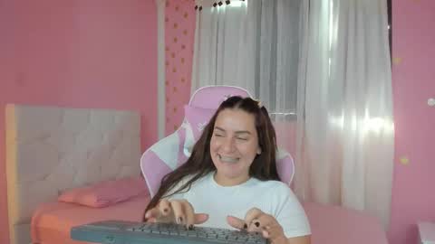 Snapshot of persefone_saira chatting on October 2025 09:26:02 PM Marie online show from October 2025 09:26:02 PM