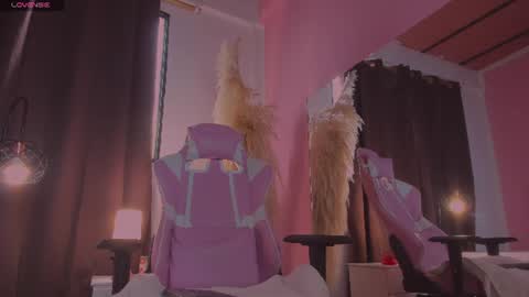 Snapshot of persefone_saira chatting on July 2026 12:02:02 PM Marie online show from July 2026 12:02:02 PM