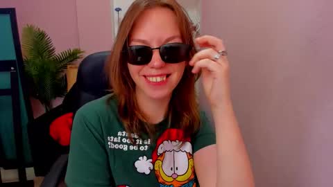 horror flying on the wings of the night.... online show from December 2025 05:02:01 AM