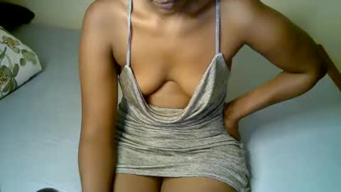 Snapshot of peru_queen chatting on May 2026 07:47:01 AM peru_queen online show from May 2026 07:47:01 AM