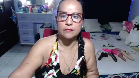 Snapshot of pervert_mommy_x chatting on June 2026 09:43:02 AM SAMY online show from June 2026 09:43:02 AM