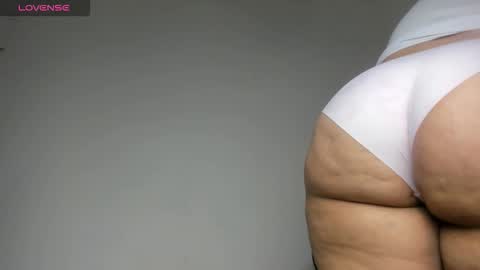  Alexandra  online show from October 2025 09:28:02 PM