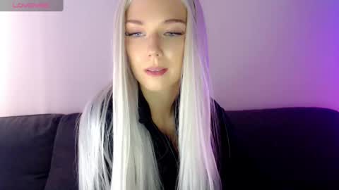 Isabella online show from January 2025 11:32:02 AM