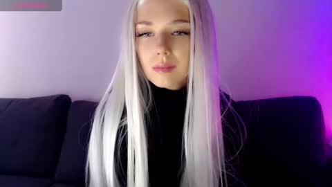 Isabella online show from February 2025 12:55:01 PM