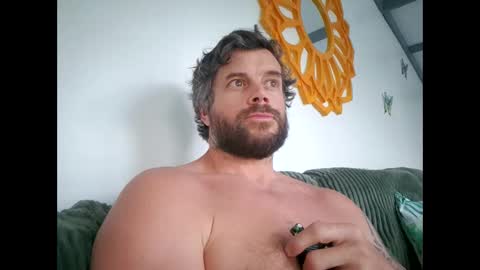 Snapshot of pete_le_meat chatting on April 2026 07:12:01 PM pete_le_meat online show from April 2026 07:12:01 PM