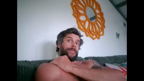 Snapshot of pete_le_meat chatting on April 2026 07:31:02 PM pete_le_meat online show from April 2026 07:31:02 PM