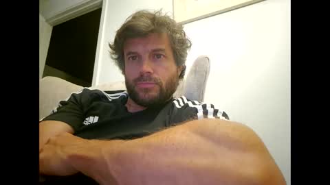 Snapshot of pete_le_meat chatting on June 2026 10:19:02 PM pete_le_meat online show from June 2026 10:19:02 PM