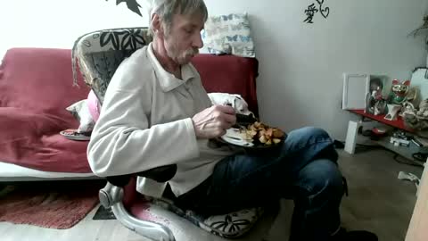 Snapshot of peter9744 chatting on June 2026 11:24:02 AM peter9744 online show from June 2026 11:24:02 AM