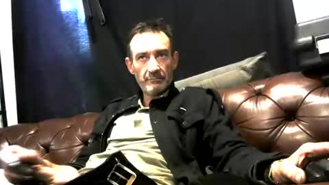 peterrobertson939 online show from April 2026 01:54:01 AM