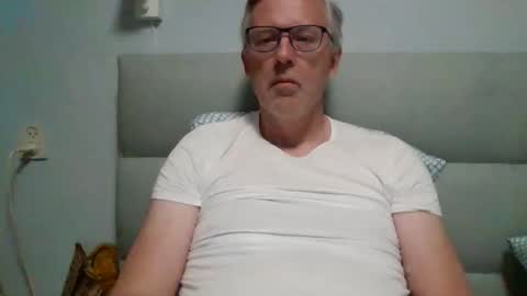 Snapshot of peteruitholland2 chatting on May 2026 09:38:02 AM peteruitholland2 online show from May 2026 09:38:02 AM