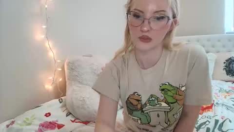 Little cupcake online show from November 2025 06:30:01 PM