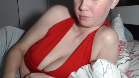 Snapshot of petite_danielle chatting on July 2026 07:05:02 PM petite_danielle online show from July 2026 07:05:02 PM