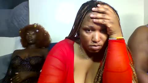 petite_queen001 online show from September 2025 01:10:01 PM