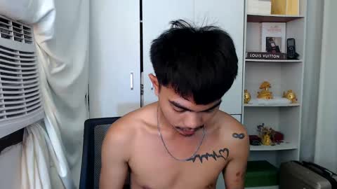 Snapshot of petiteasianx chatting on February 2025 02:21:01 PM Vrin online show from February 2025 02:21:01 PM