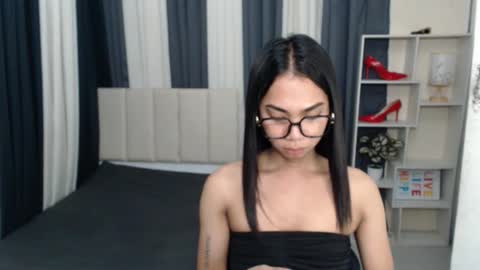 Snapshot of petiteasianyukie chatting on November 2025 10:41:02 PM Yukie online show from November 2025 10:41:02 PM