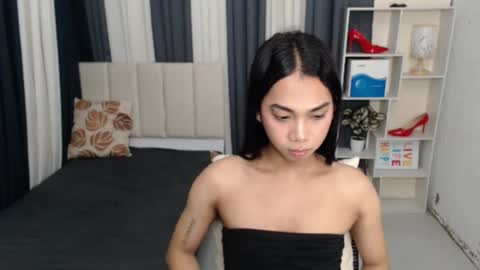 Snapshot of petiteasianyukie chatting on November 2025 05:40:02 AM Yukie online show from November 2025 05:40:02 AM