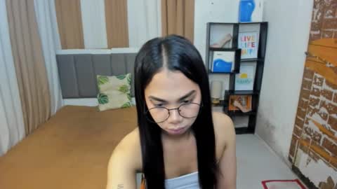 Snapshot of petiteasianyukie chatting on January 2026 04:56:01 PM Yukie online show from January 2026 04:56:01 PM