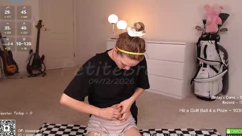 PiperAvery online show from April 2026 02:33:01 PM