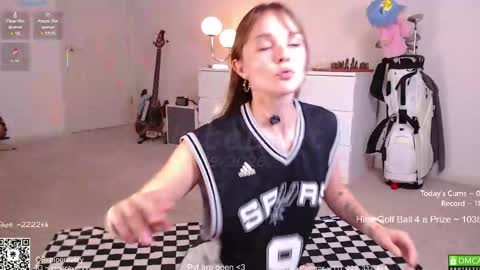 Snapshot of petitebrat chatting on April 2026 11:40:02 PM PiperAvery online show from April 2026 11:40:02 PM