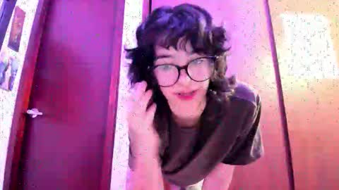 Lunna online show from October 2025 02:56:01 AM